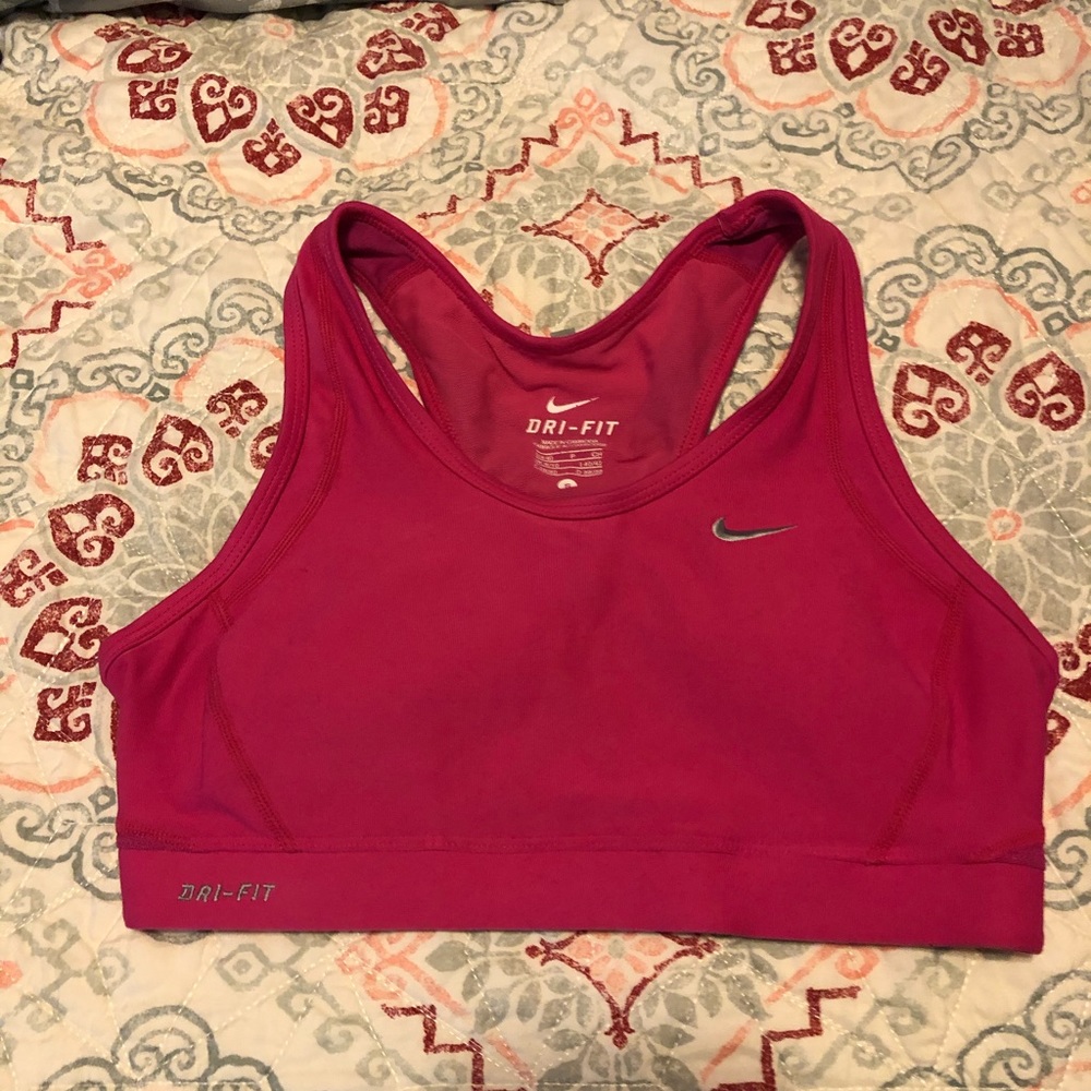Nike Dri-fit sports bra size Small 4-6. Worn once